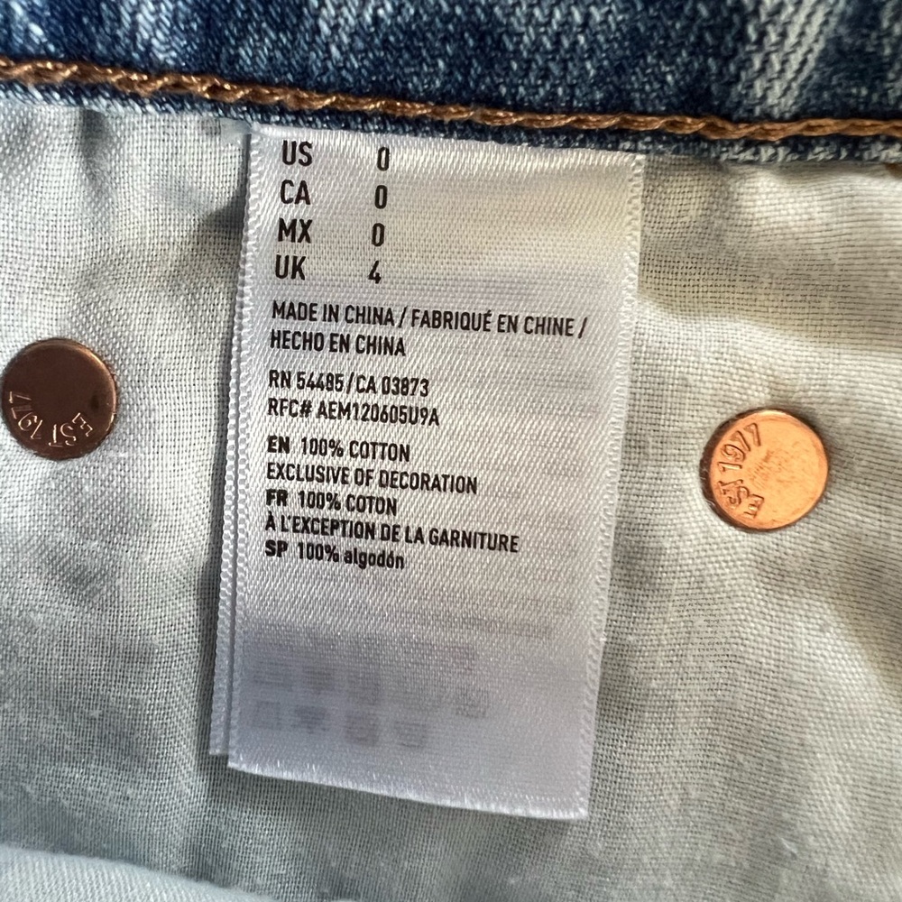American Eagle Denim Distressed Mini Skirt with Lace Detail Size 0 - Picture 5 of 9